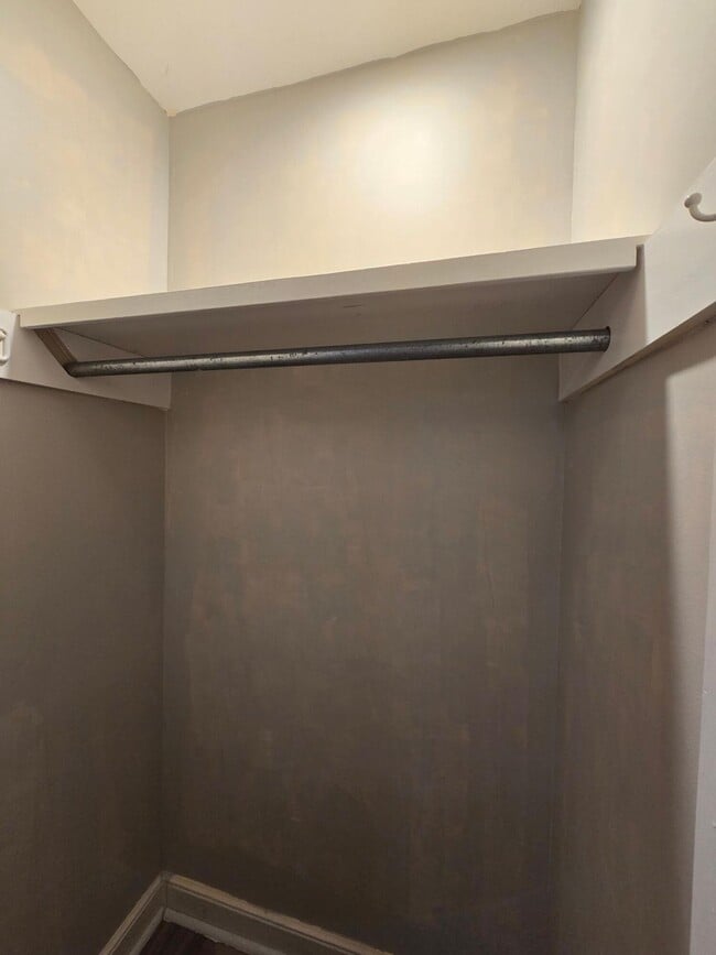 Building Photo - 2370 Wedgefield Rd