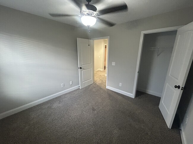 Building Photo - 1176 Elizabeth Ln