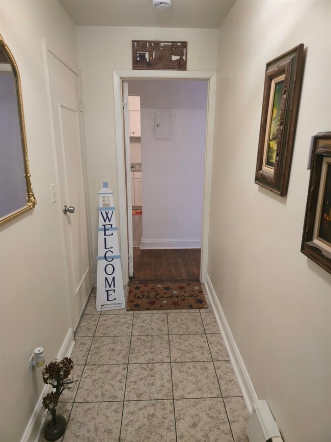 Building Photo - 22 Sunset Ave