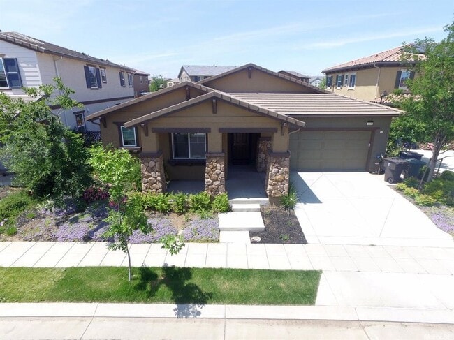 Primary Photo - 691 N Oliveto Dr