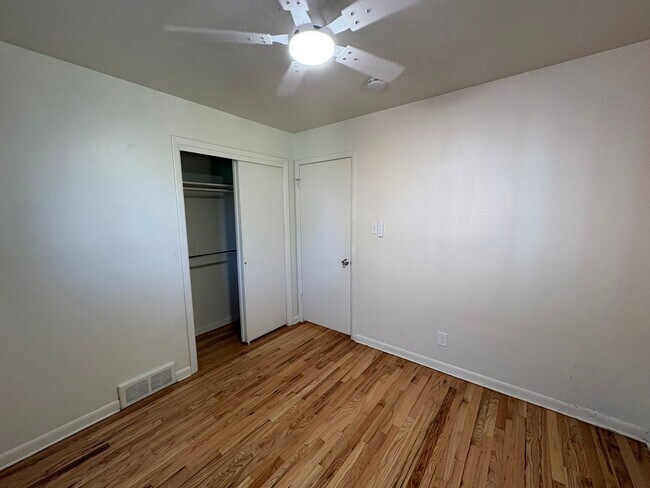 Building Photo - Newly Updated - Spacious 5 Bed 2 Bath Home