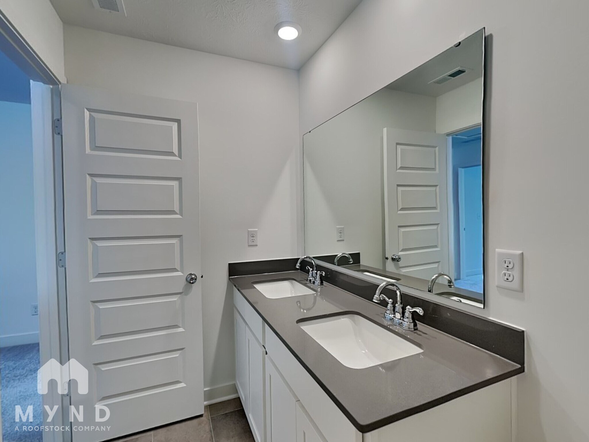 Building Photo - 16935 Sandhurst Pl