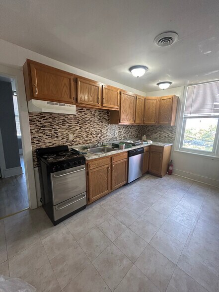 Building Photo - 3618 N 19th St