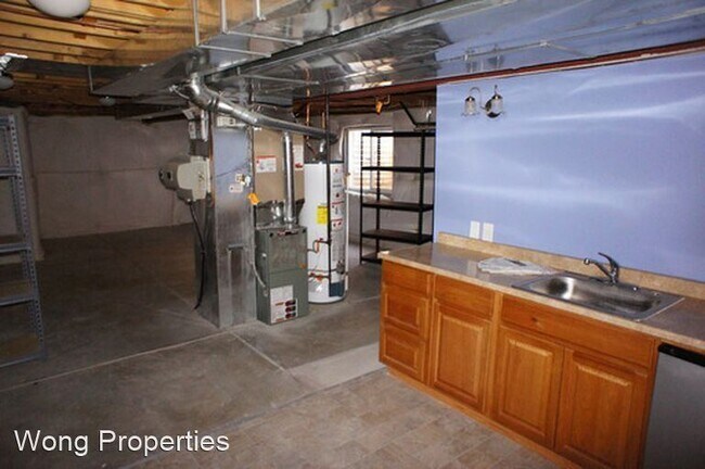 Building Photo - 3 br, 3 bath House - 5177 S. Liverpool Way...