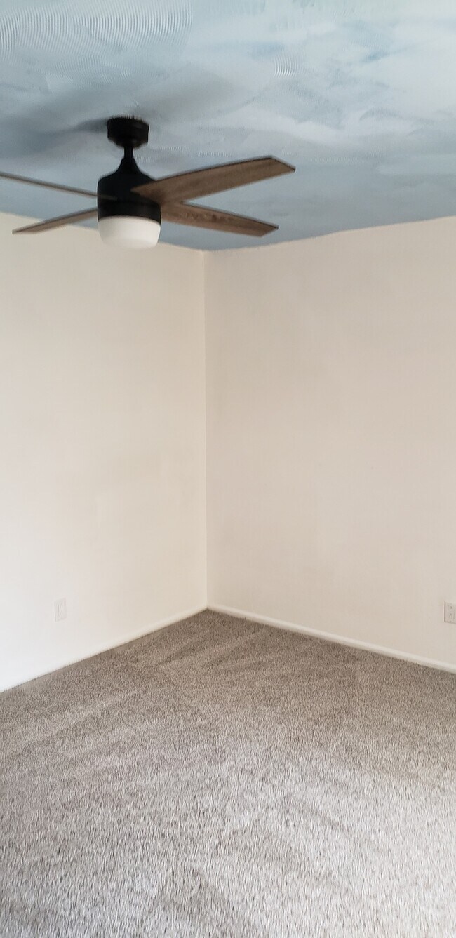 Building Photo - Trails at Scottsdale! Updated patio home with multiple patios