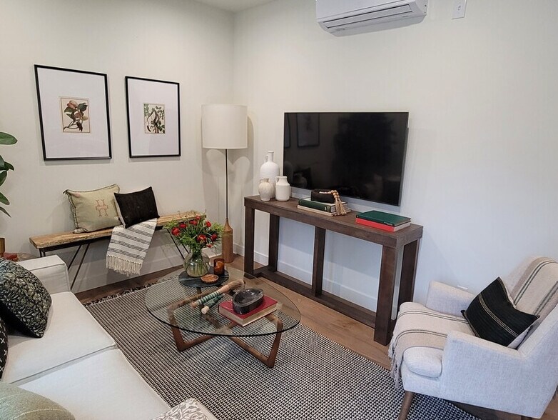 Building Photo - 3649 Cazador St