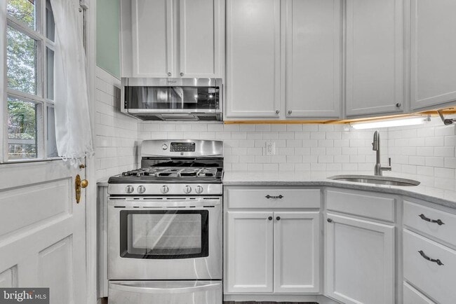 Building Photo - 2600 16th St S