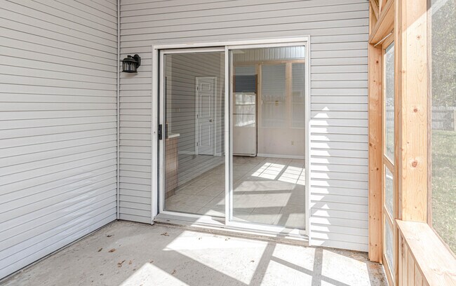 Building Photo - 1416 Whitburn Dr