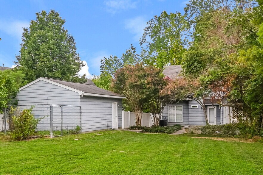 Building Photo - 13646 Carleen Way Dr