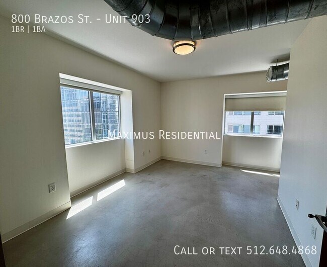 Building Photo - 800 Brazos St