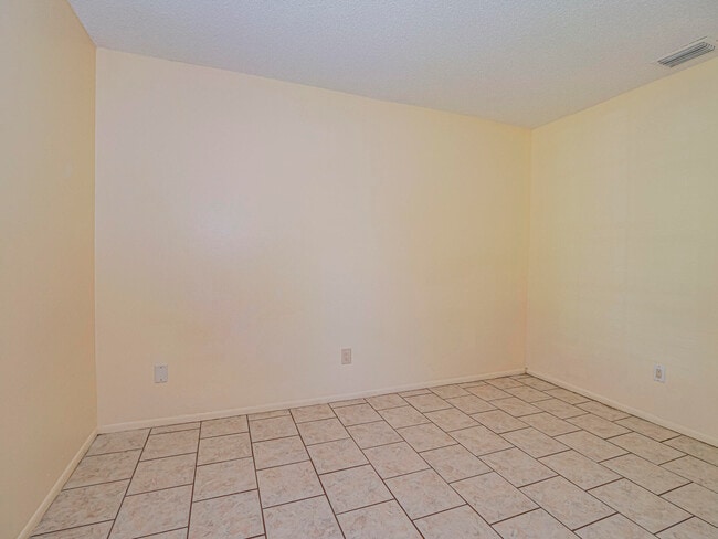 Building Photo - 503 20th St SW