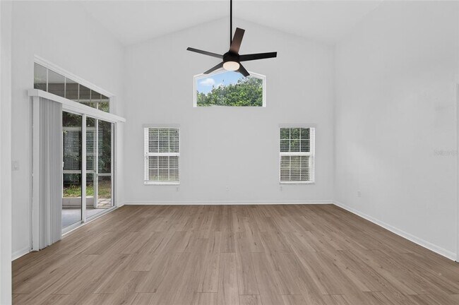 Building Photo - 914 SW 83rd Terrace