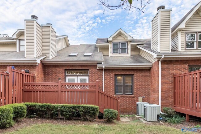 Building Photo - 10028 Meredith Ln SE