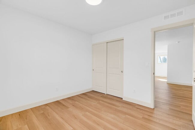 Building Photo - 2115 NW 17th Pl