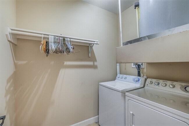 Building Photo - 2203 Dorrington St