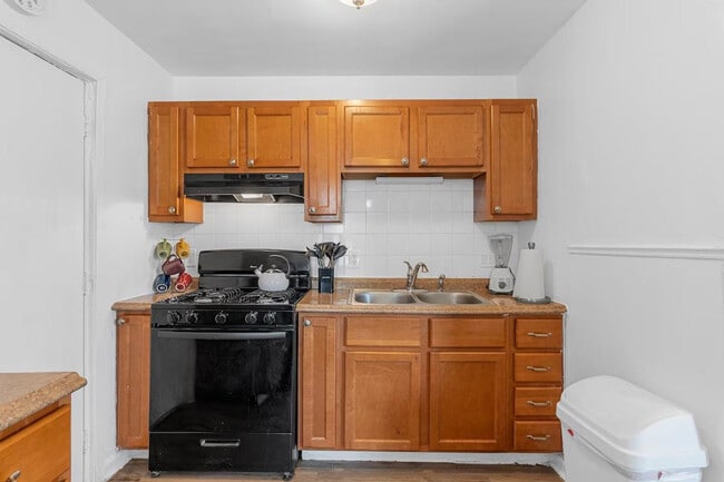 Building Photo - 6563 Julian Ave