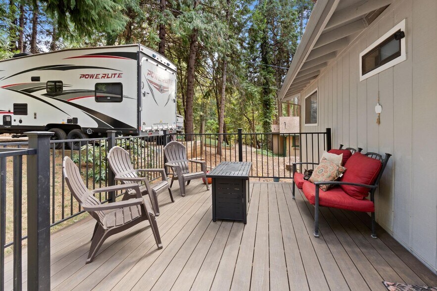 Building Photo - 2752 Douglas Fir Dr