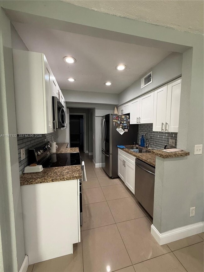 Building Photo - 5715 Arthur St