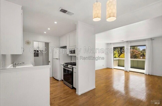 Building Photo - 192 Agua Caliente Rd W