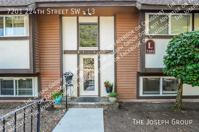 Primary Photo - 7201 224th St SW