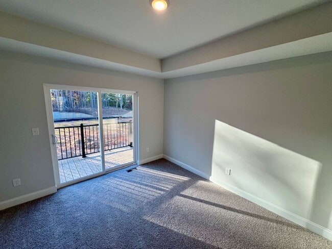 Building Photo - Modern Elegance in Prime North Raleigh!