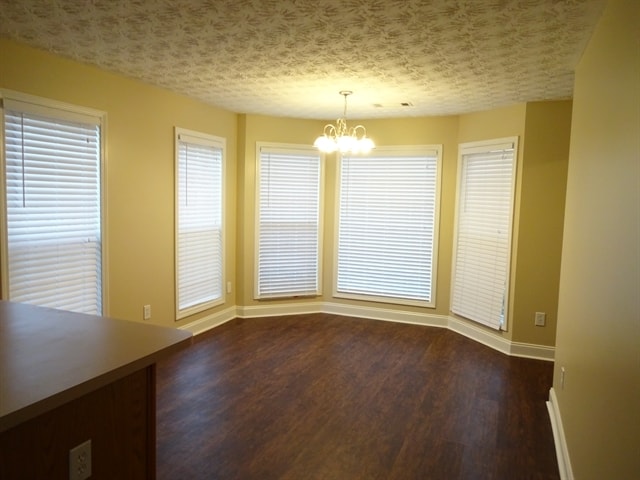 Building Photo - 212 Hedgewood Dr