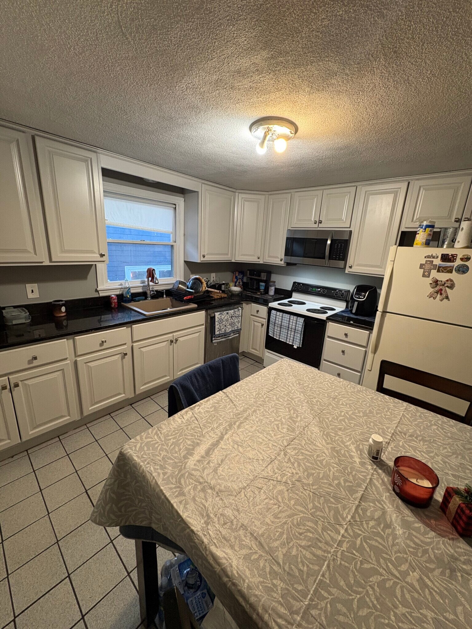 Building Photo - 92 Sylvia St