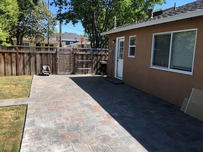 Building Photo - Charming Home for Rent in Naglee Park