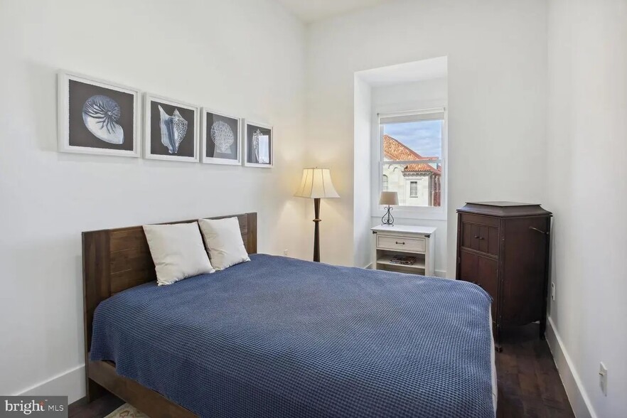 Building Photo - 1230 Fairmont St NW