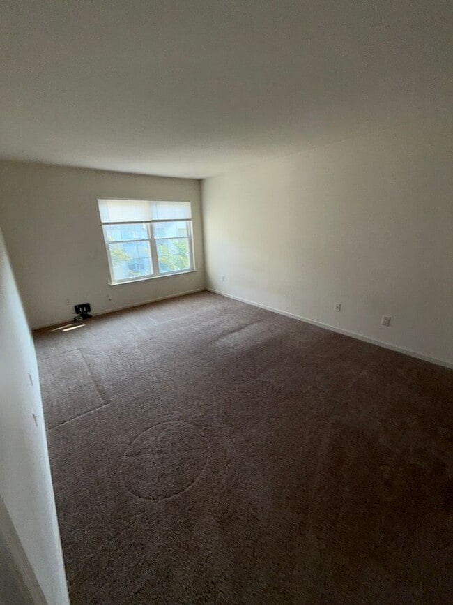 Building Photo - 2 Bed 2 Bath Condo in Council Rock School ...