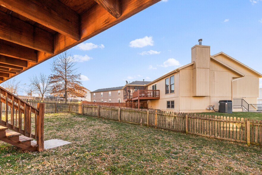 Building Photo - 937 Goldfinch Ln