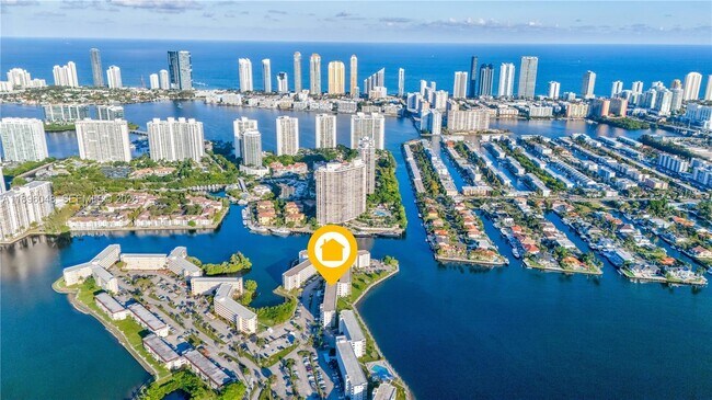 Building Photo - 3020 Marcos Dr