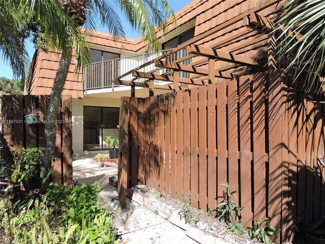 Building Photo - 1316 SW 118th Terrace