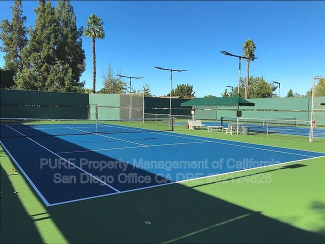 Building Photo - 12555 Oaks N Dr