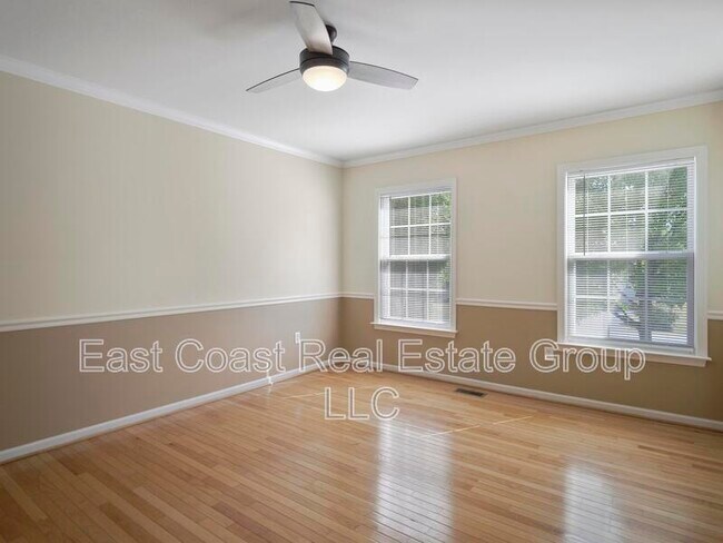 Building Photo - 125 Amelia Dr