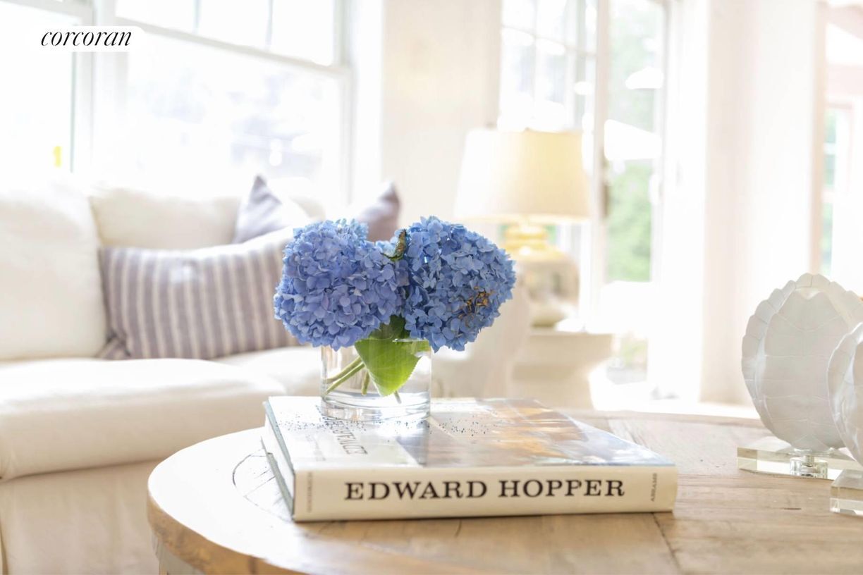 Building Photo - 18 Country Ln