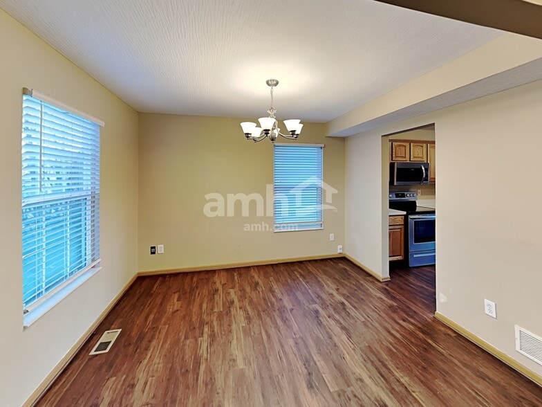 Building Photo - 8023 Crete Ln