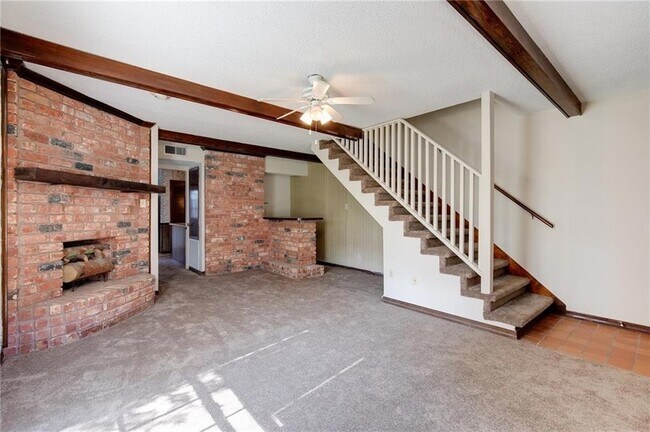 Building Photo - 2 Brandon Hall Dr