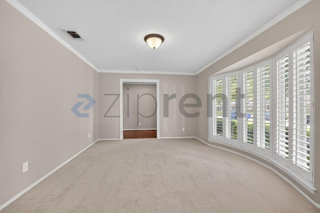 Building Photo - 2501 Bluffton Dr