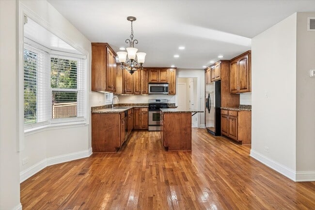 Building Photo - 1145 Sequoia Rd