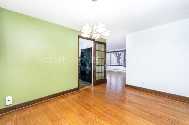 Building Photo - 42 Valley View Ln