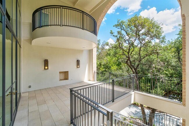 Building Photo - 4500 River Wood Ct