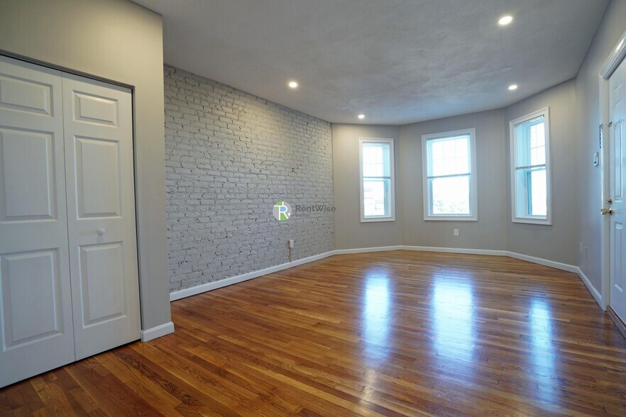 Building Photo - 14 Lorraine Ter