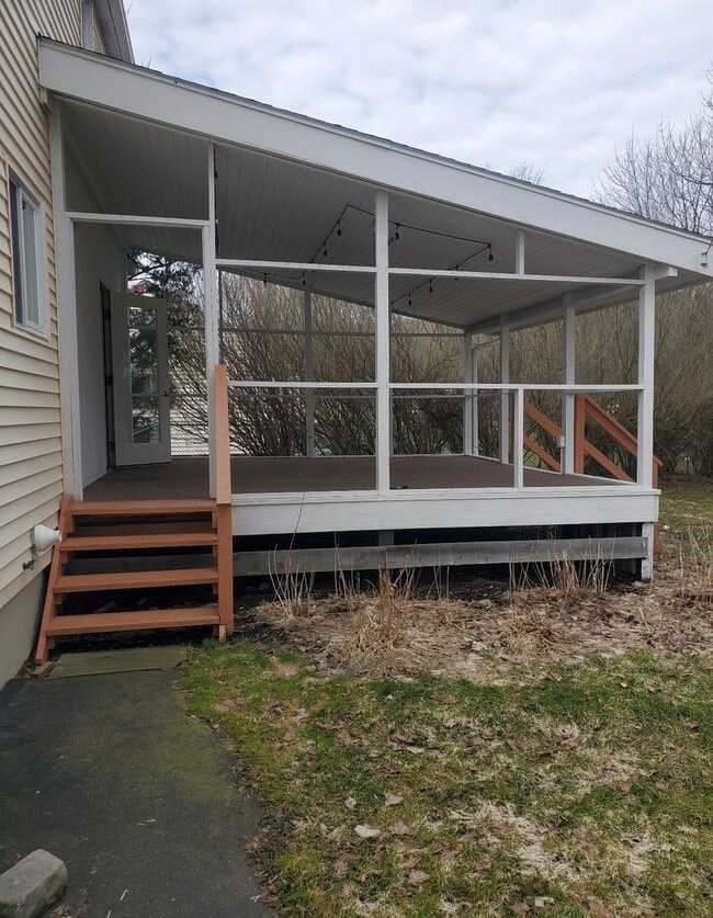 Building Photo - Single Family 3 Bedroom 1.5 Bath