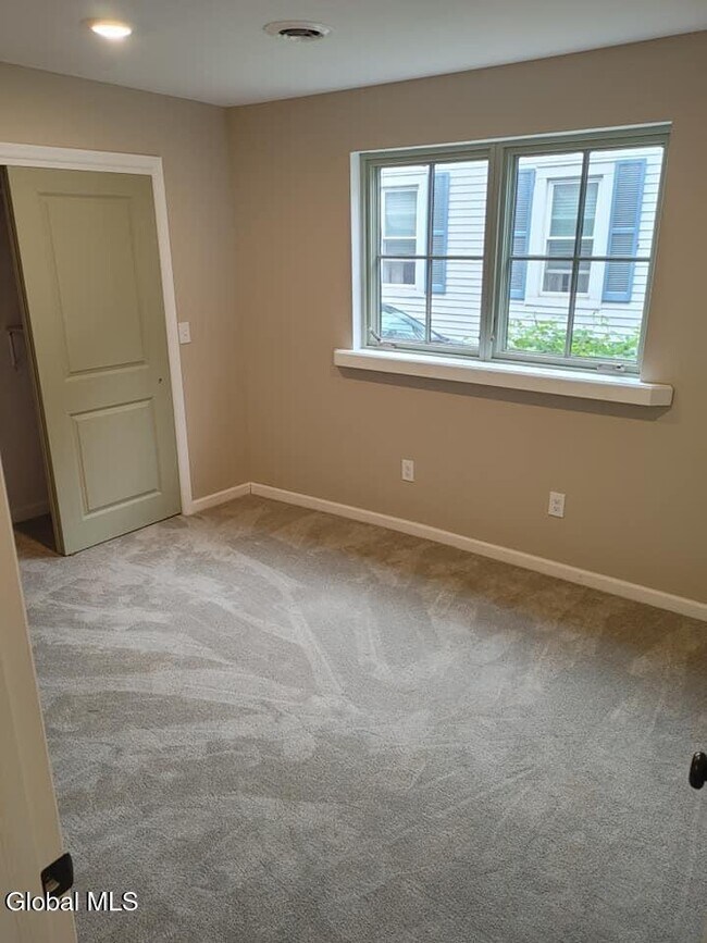 Building Photo - 122 N Ferry St