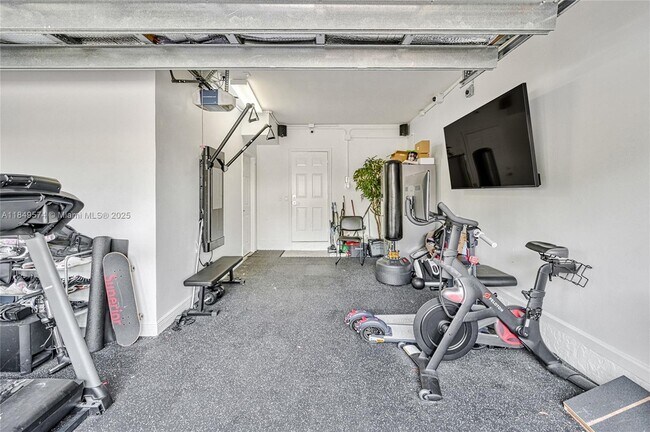 Building Photo - 1500 SW 171st Terrace