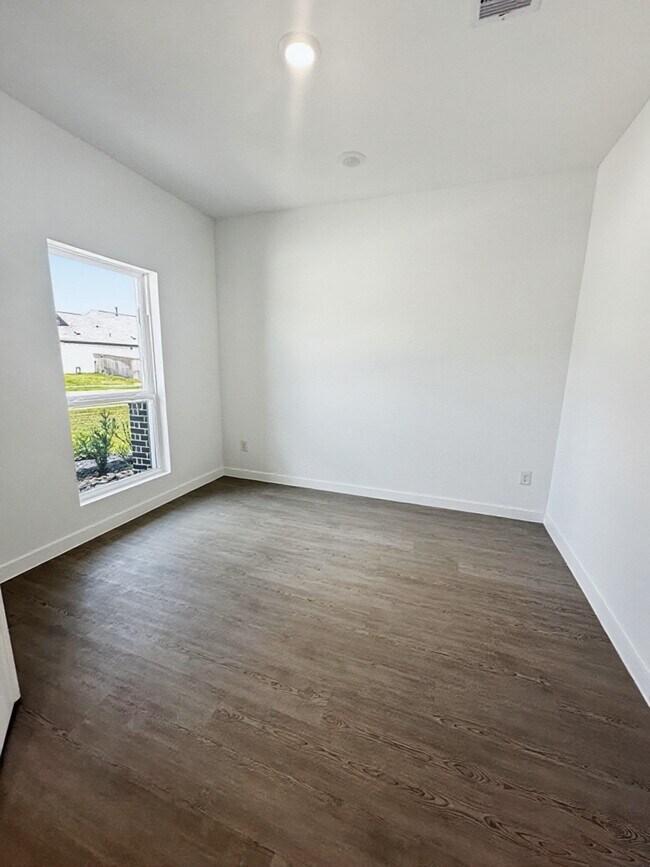 Building Photo - 26915 Nightingale Songs Dr