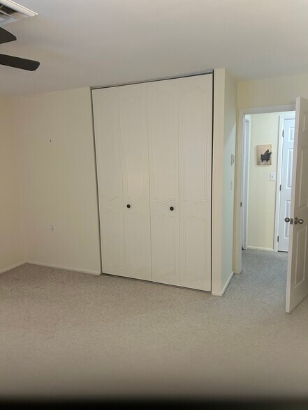 Building Photo - 1168A Clydebank Ct