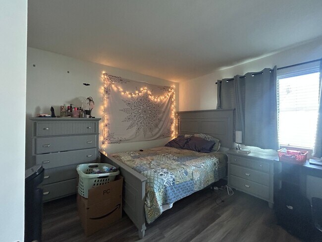 Building Photo - Beautiful 3 Bedroom 2 Bath Home in Redlands!