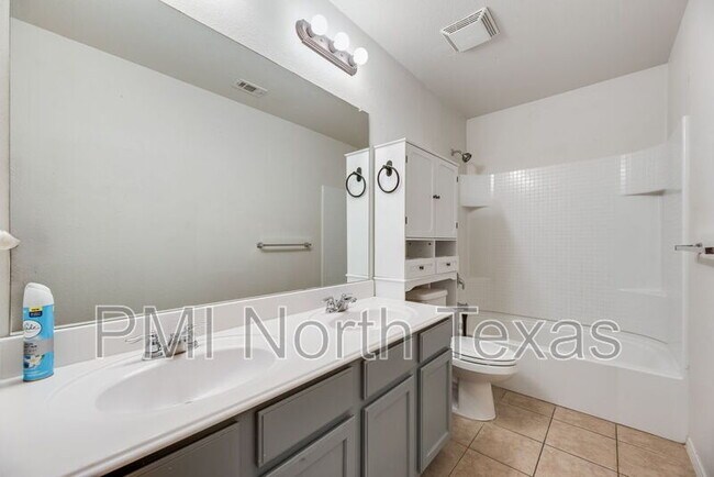 Building Photo - 13072 Sewanee Dr